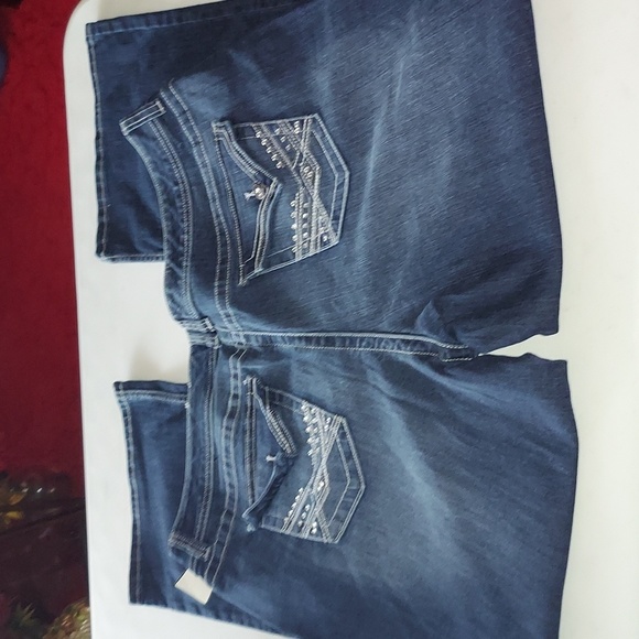 NWT SIZE 22W APT 9 STRETCHY JEANS WITH JEWELS ON BACK POCKETS - Picture 4 of 7